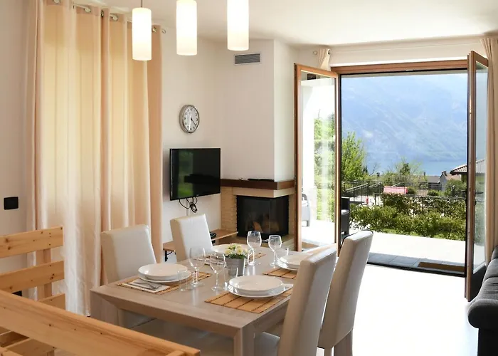 Gli Ulivi 4 In Tremezzina トレメッツォ